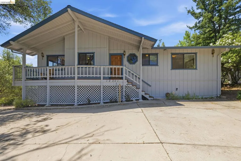 12701 Cresthaven Dr Groveland, CA 95321
