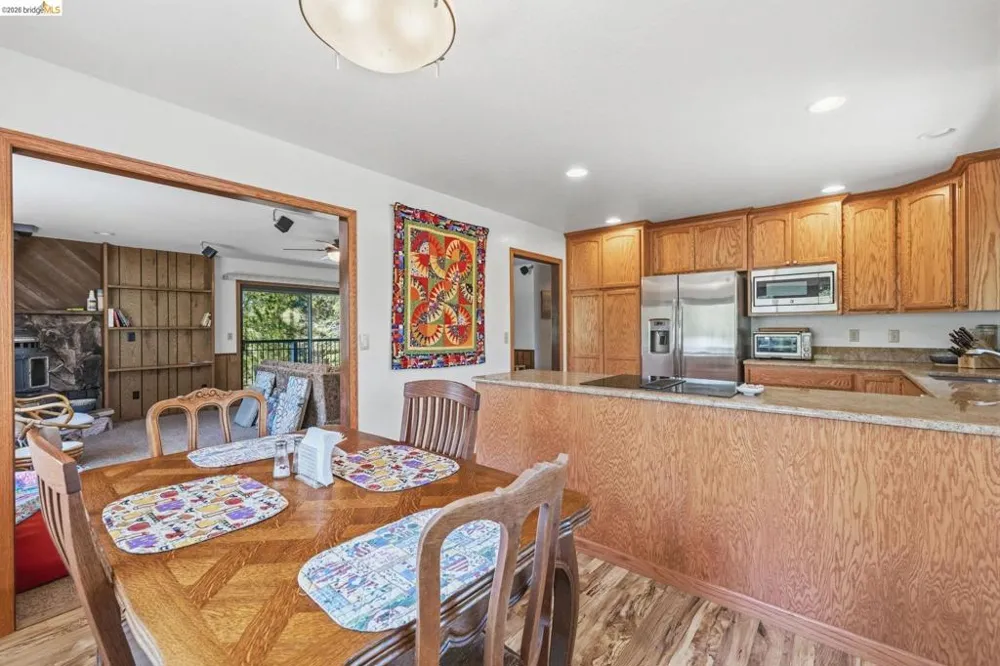12701 Cresthaven Dr Groveland, CA 95321