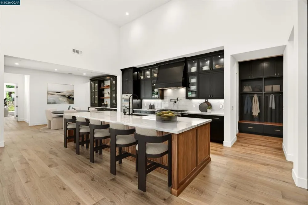 1090 Borrette Court Napa, CA 94558
