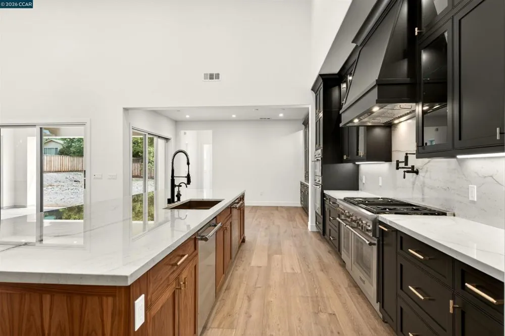 1090 Borrette Court Napa, CA 94558