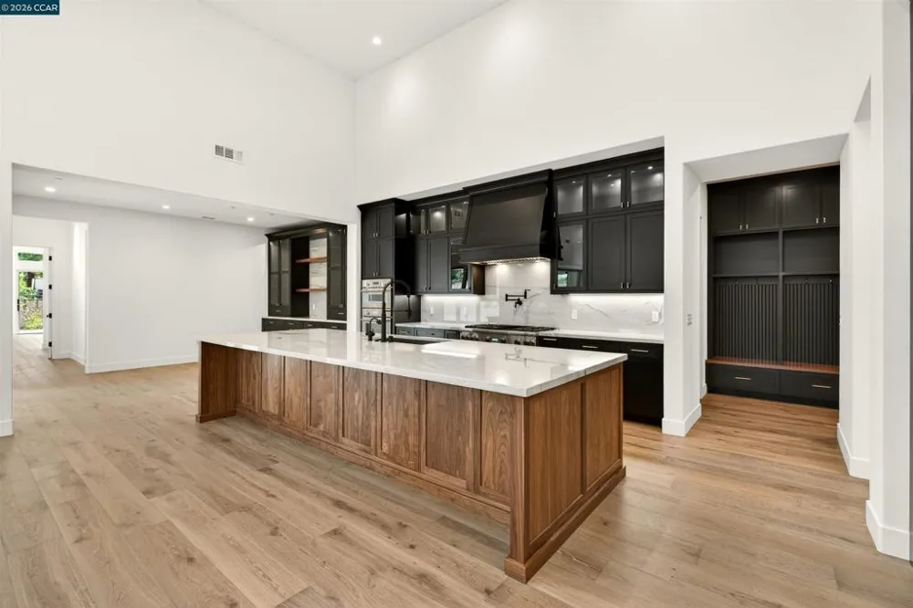 1090 Borrette Court Napa, CA 94558