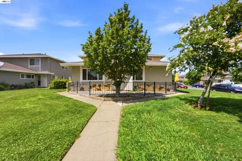 9079 Pinata Way #1