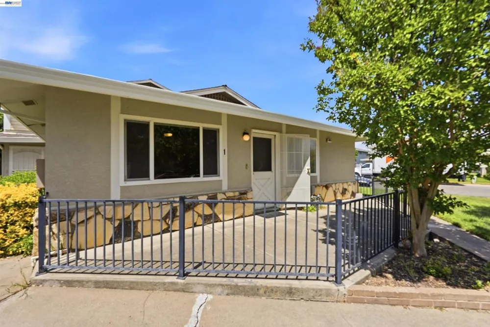 9079 Pinata Way #1 Sacramento, CA 95826