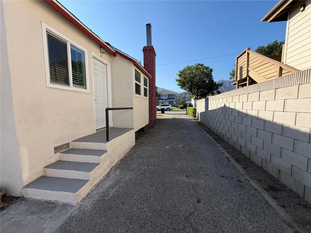 920 W Olive Avenue #1 Monrovia, CA 91016