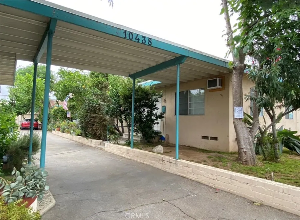 10438 Scoville Avenue Sunland, CA 91040