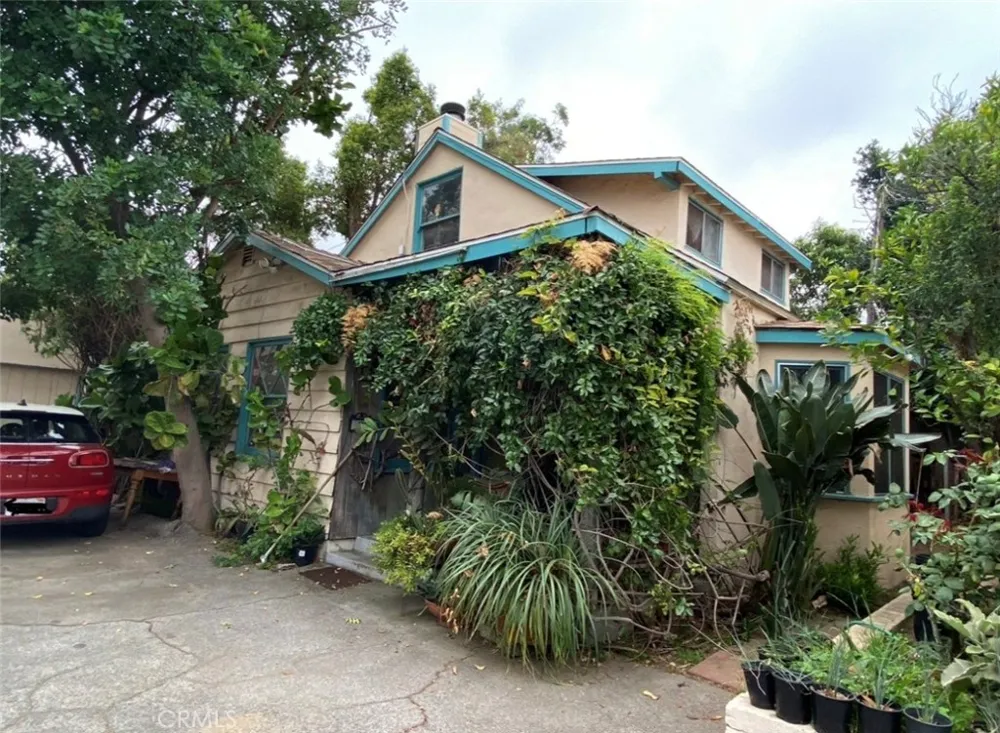 10438 Scoville Avenue Sunland, CA 91040