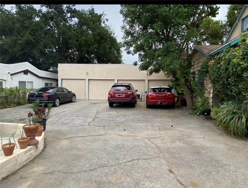 10438 Scoville Avenue Sunland, CA 91040