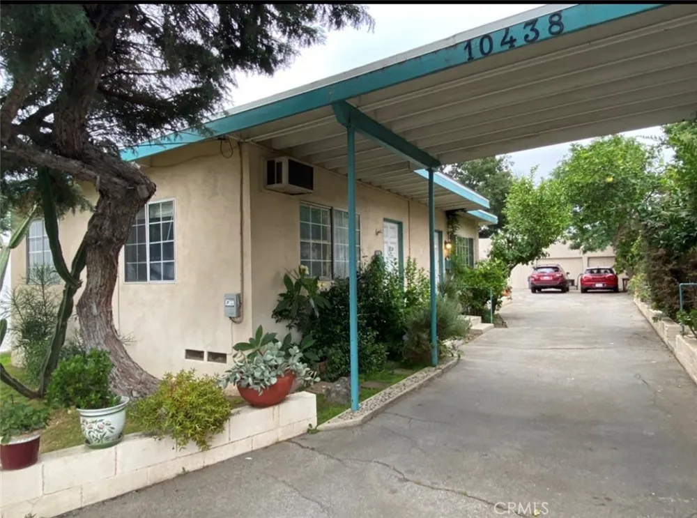 10438 Scoville Avenue Sunland, CA 91040