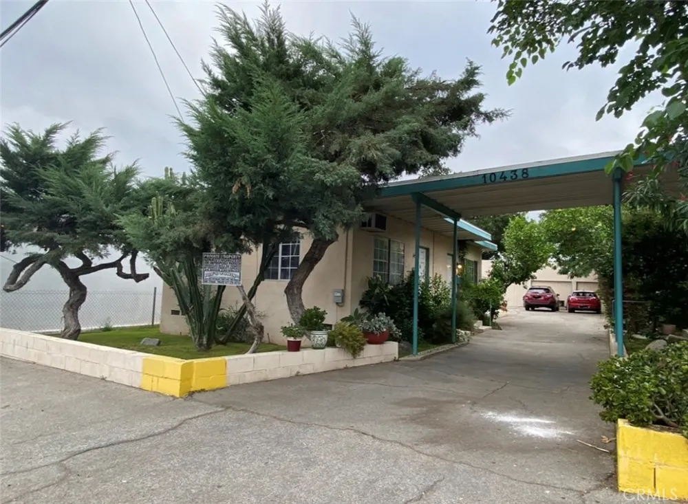 10438 Scoville Avenue Sunland, CA 91040