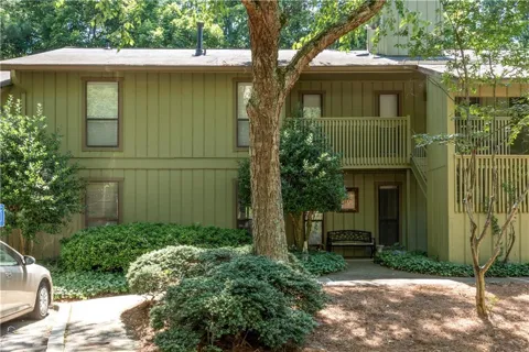 605 Dunbar Drive #605