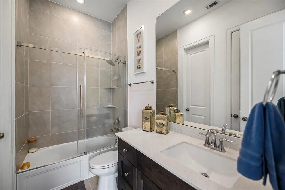 1112 Sienna Forest Lane Pinehurst, TX 77362