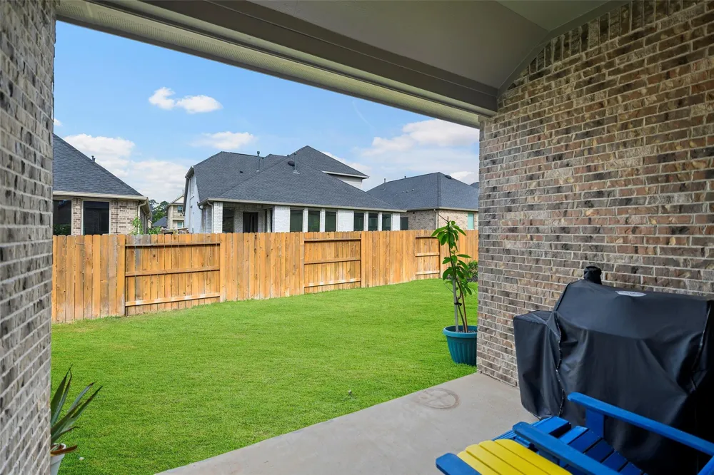 1112 Sienna Forest Lane Pinehurst, TX 77362