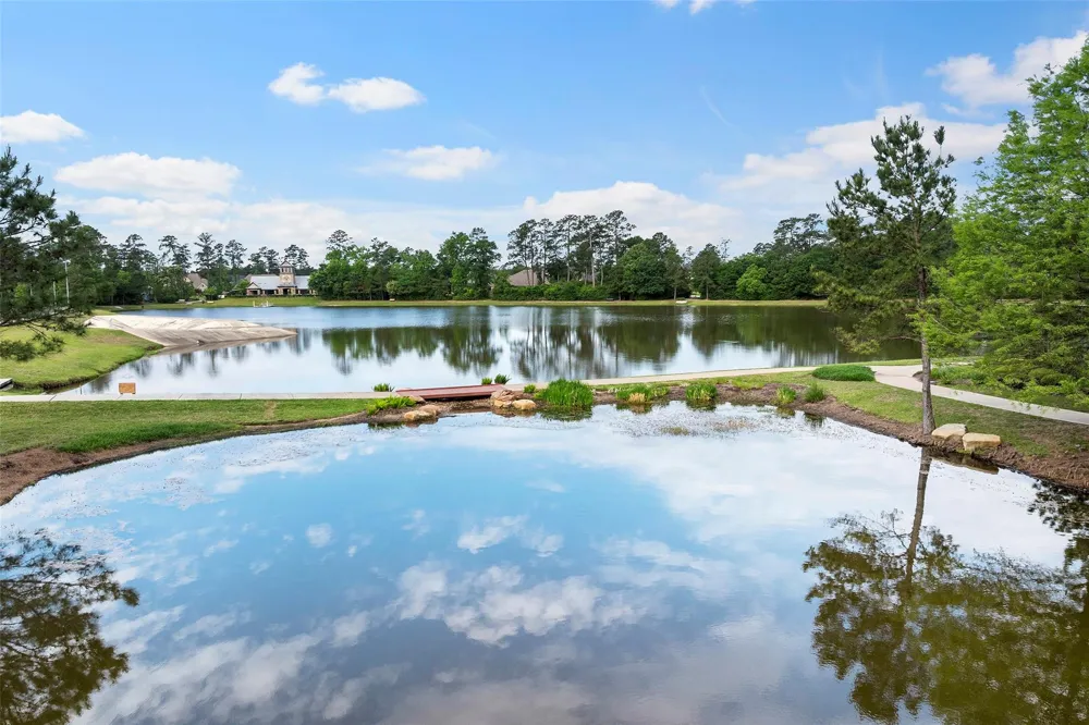 1112 Sienna Forest Lane Pinehurst, TX 77362