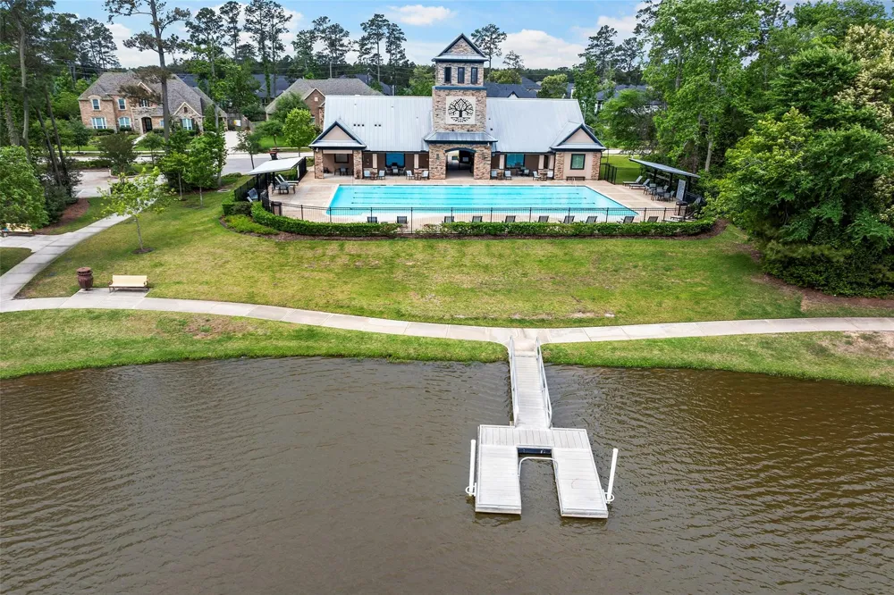 1112 Sienna Forest Lane Pinehurst, TX 77362