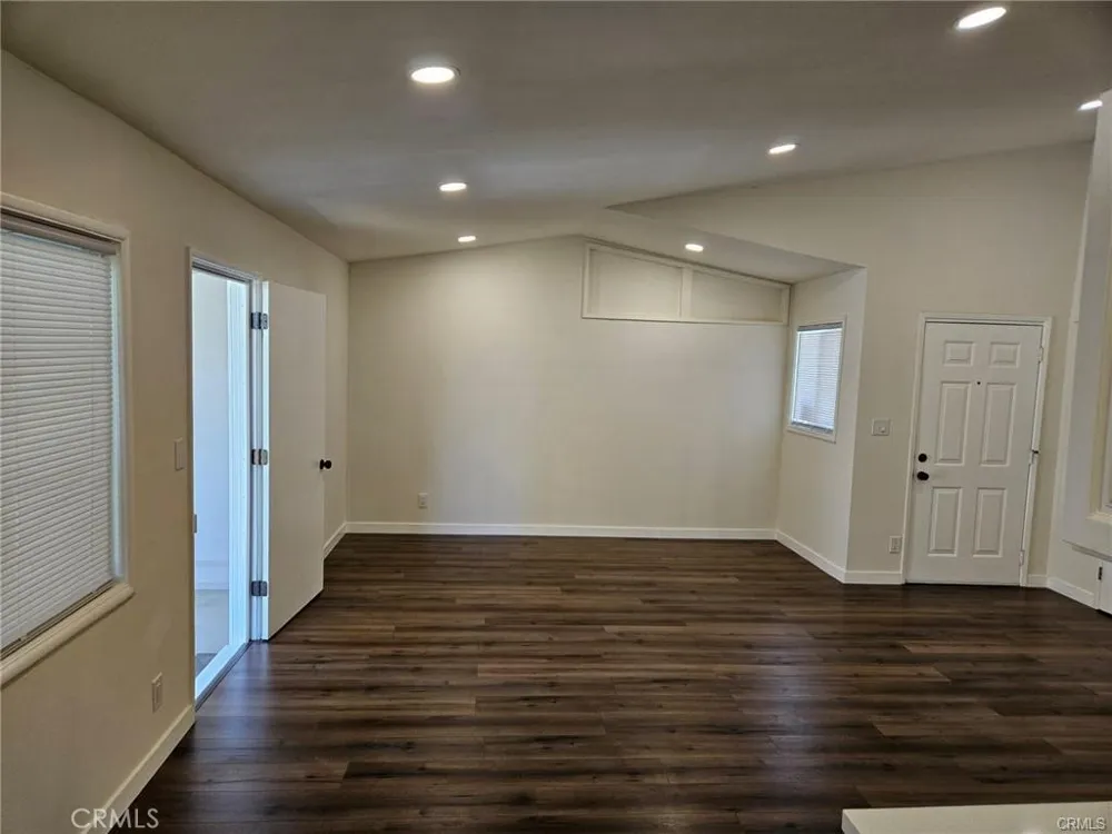 44027 Heaton Avenue Lancaster, CA 93534