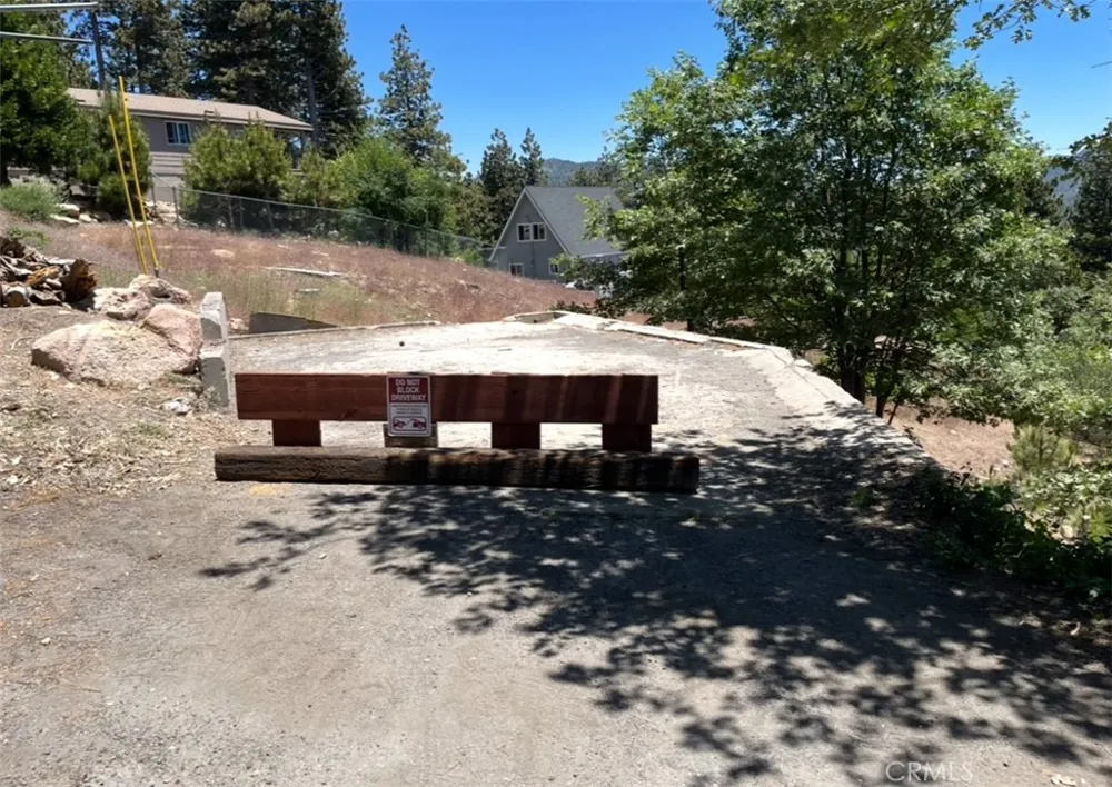 31533 Circle View Drive Running Springs, CA 92382
