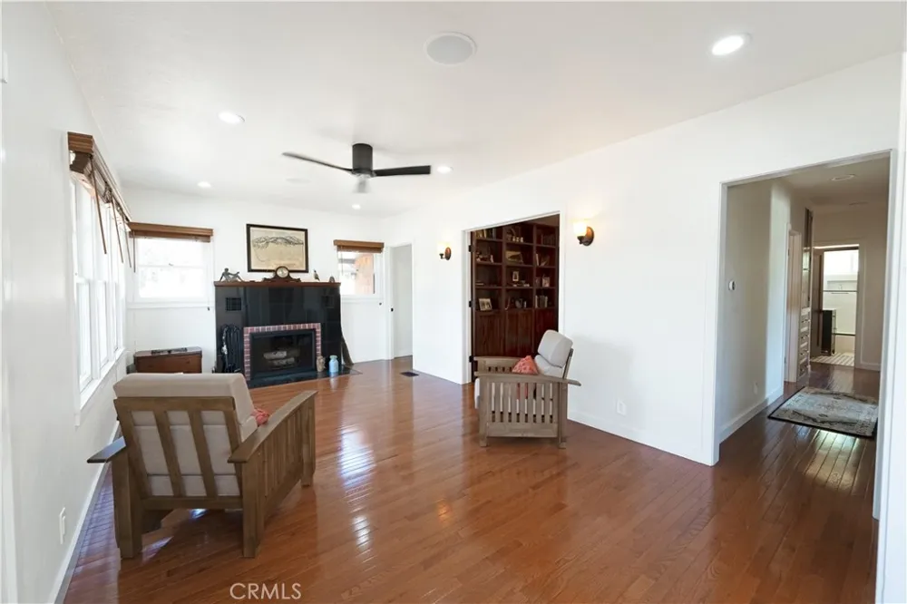 895 W 23rd Upland, CA 91784