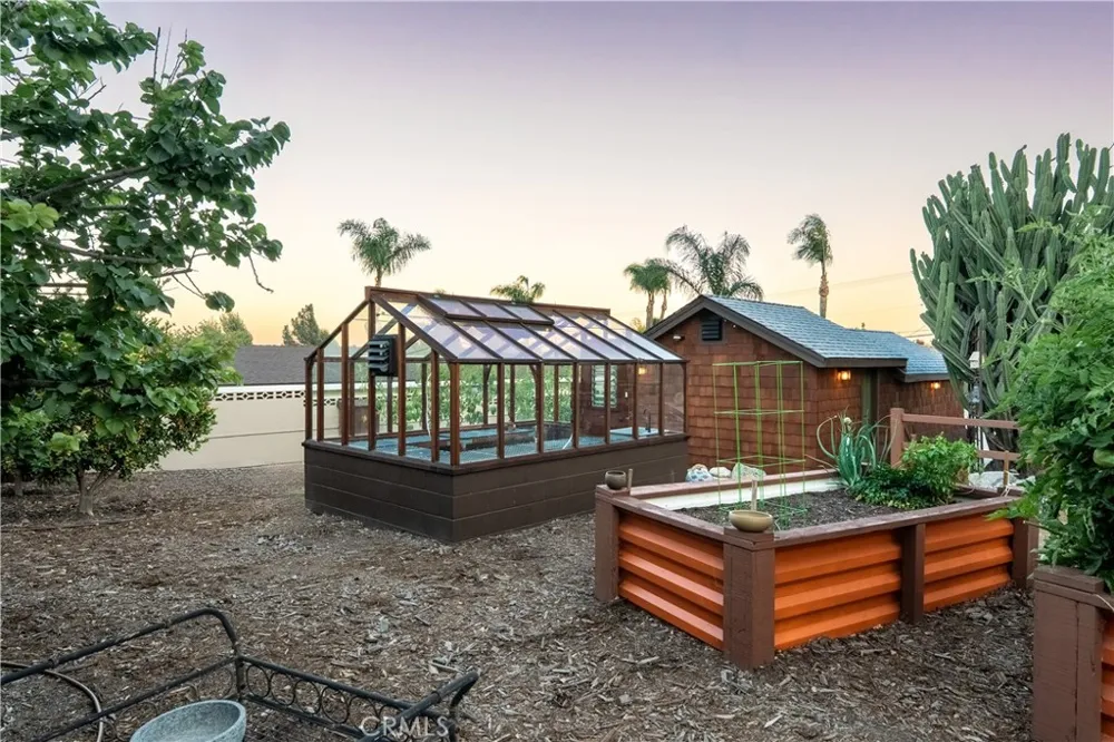 895 W 23rd Upland, CA 91784