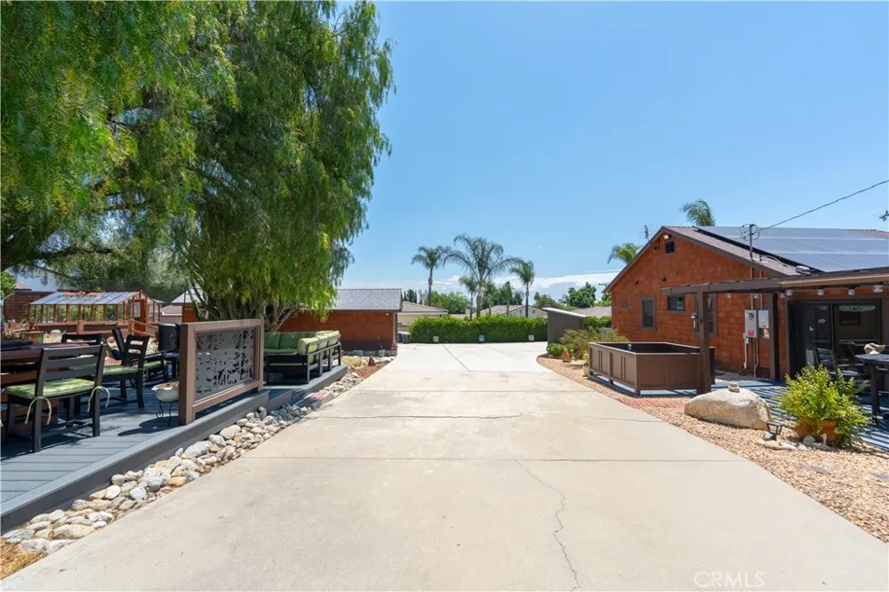 895 W 23rd Upland, CA 91784