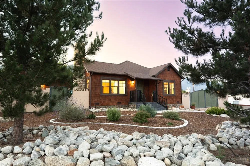 895 W 23rd Upland, CA 91784