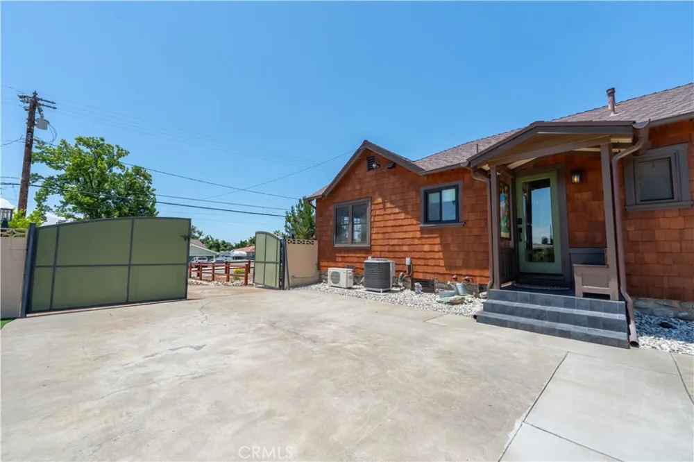 895 W 23rd Upland, CA 91784
