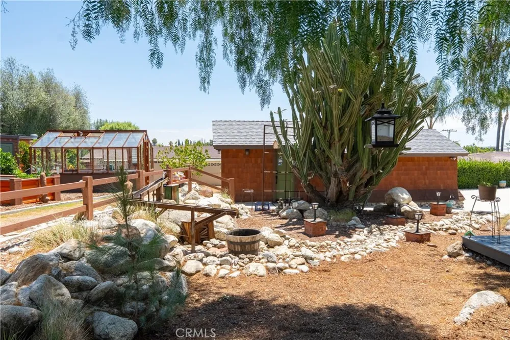 895 W 23rd Upland, CA 91784