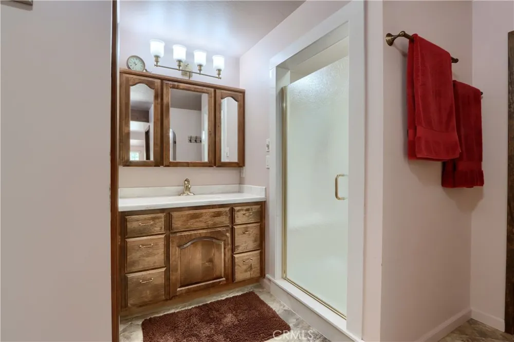 39670 Highview Oakhurst, CA 93644