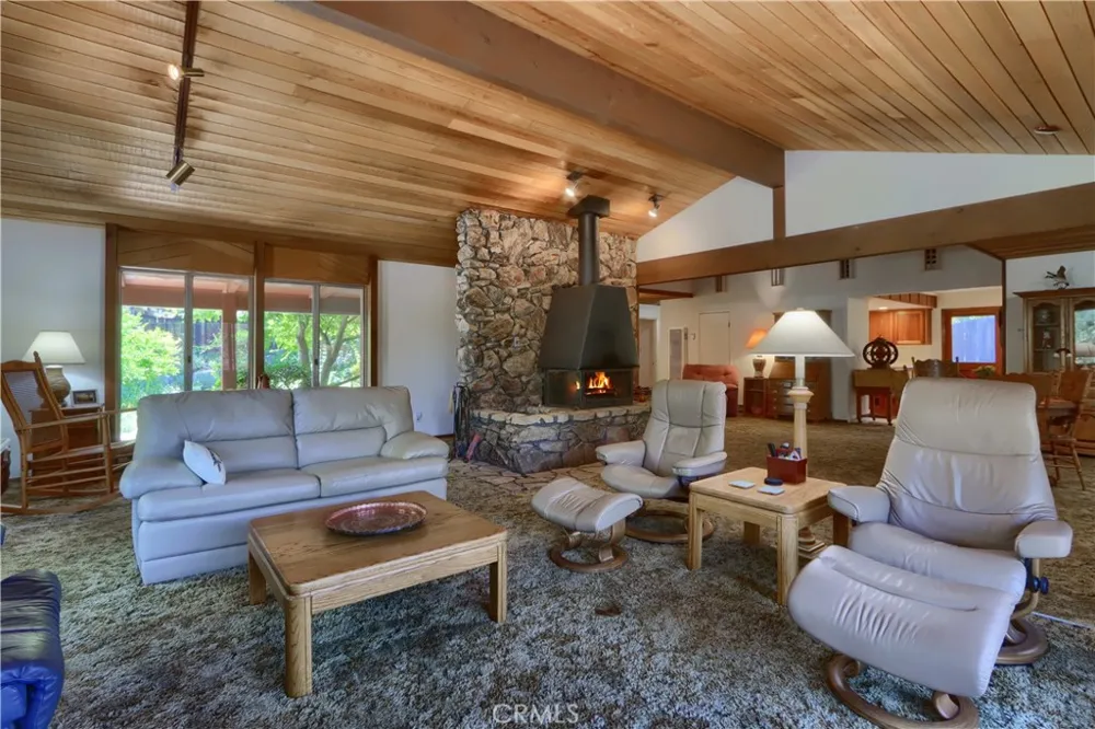 39670 Highview Oakhurst, CA 93644