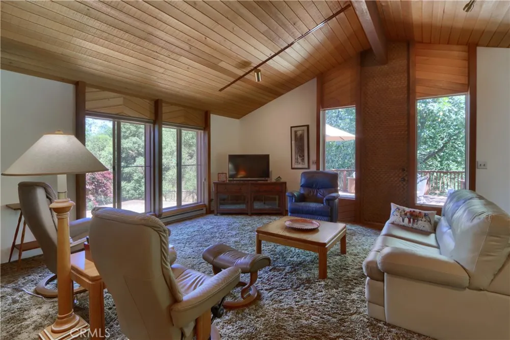 39670 Highview Oakhurst, CA 93644