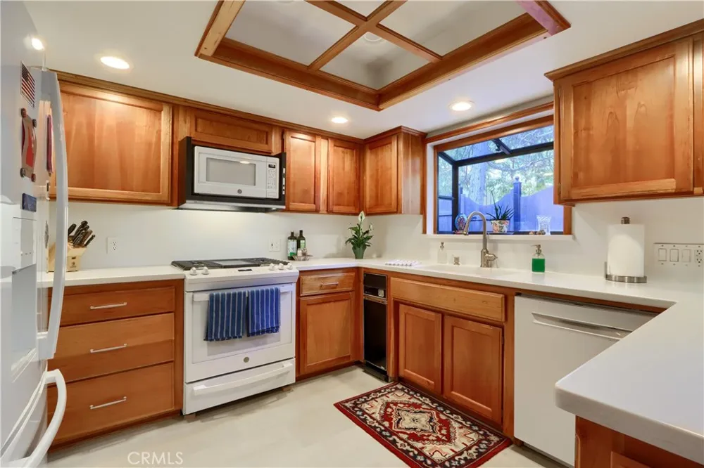 39670 Highview Oakhurst, CA 93644