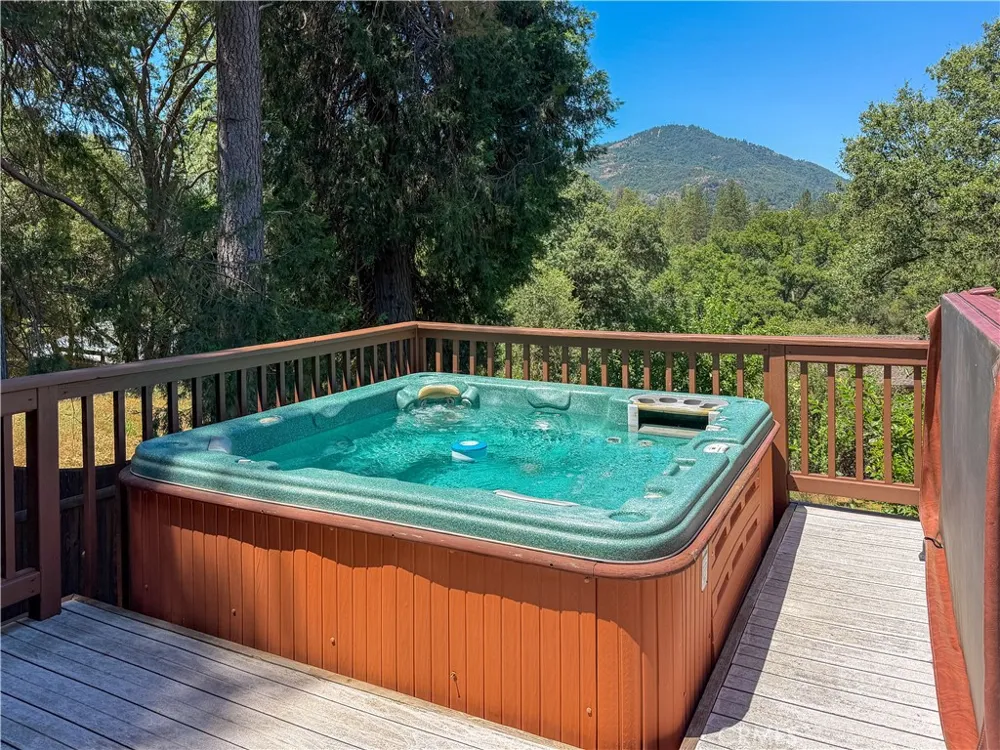 39670 Highview Oakhurst, CA 93644
