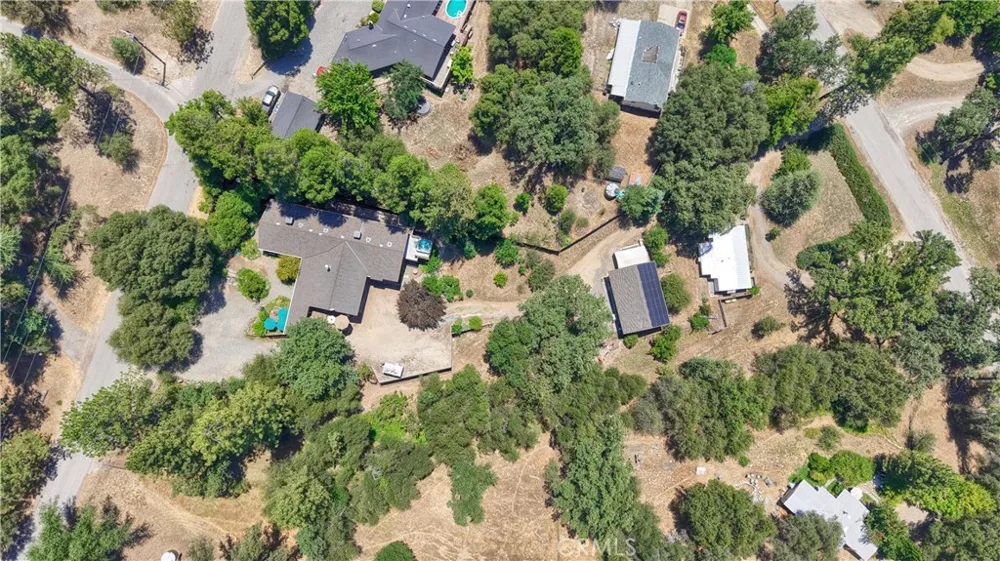 39670 Highview Oakhurst, CA 93644