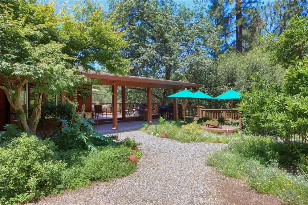 39670 Highview Oakhurst, CA 93644