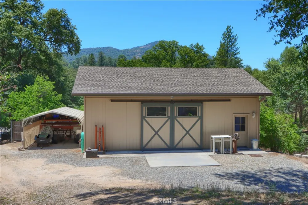 39670 Highview Oakhurst, CA 93644