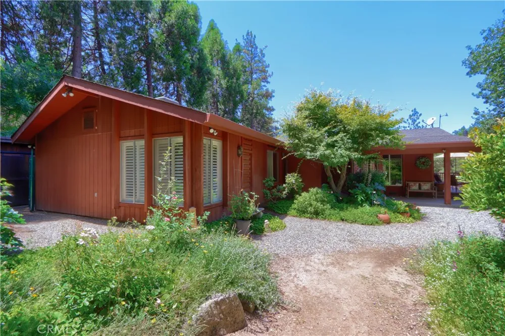 39670 Highview Oakhurst, CA 93644