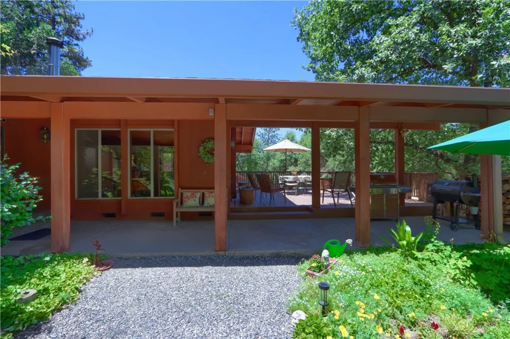 39670 Highview Oakhurst, CA 93644