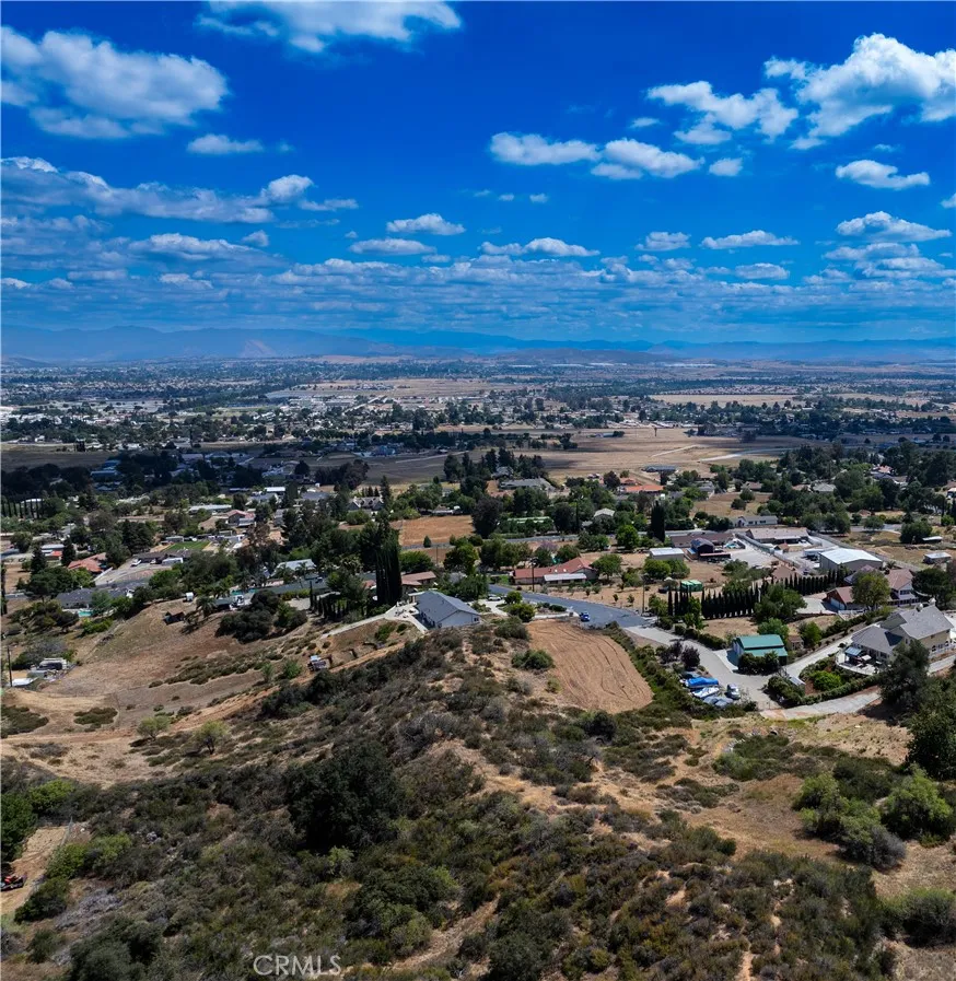 Lofty Lane Cherry Valley, CA 92223