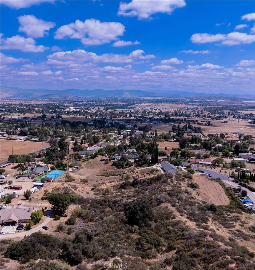 Lofty Lane Cherry Valley, CA 92223