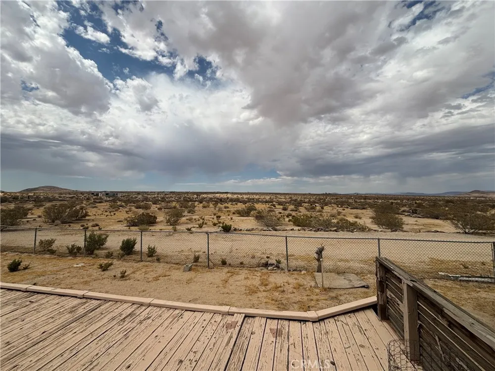 3255 Sunset Joshua Tree, CA 92252