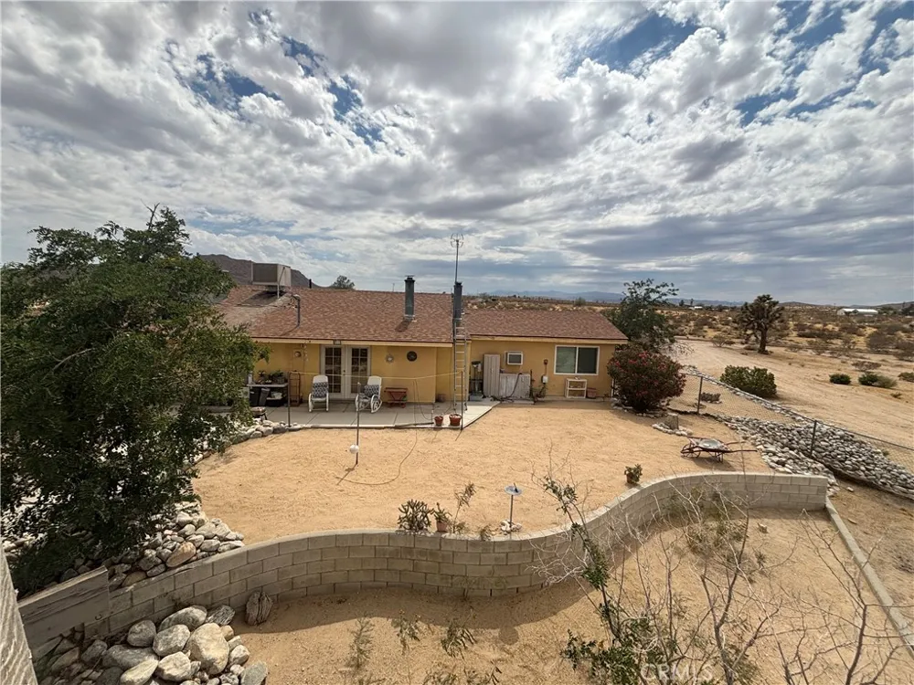 3255 Sunset Joshua Tree, CA 92252