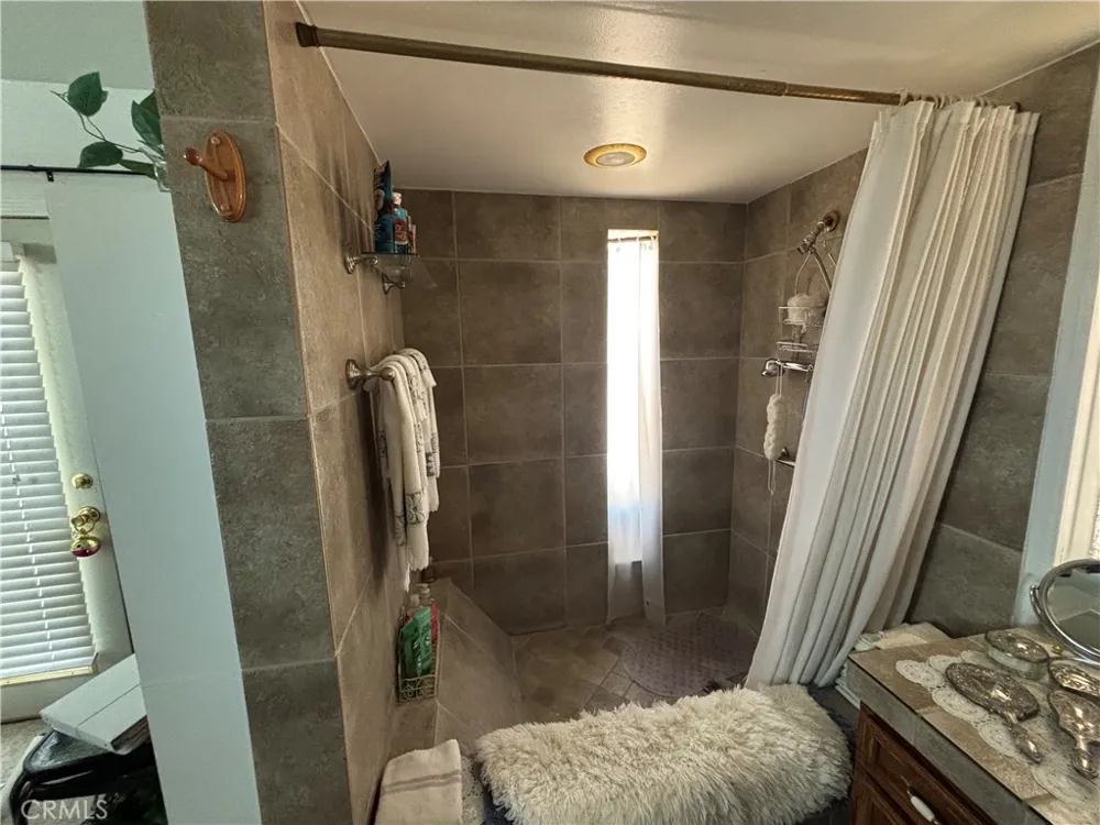 3255 Sunset Joshua Tree, CA 92252