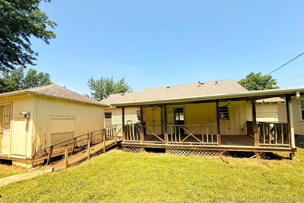 719 Kelker Holdenville, OK 74848