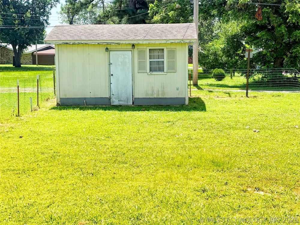 719 Kelker Holdenville, OK 74848