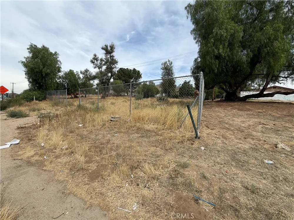 33646 Old State HWY Hemet, CA 92545