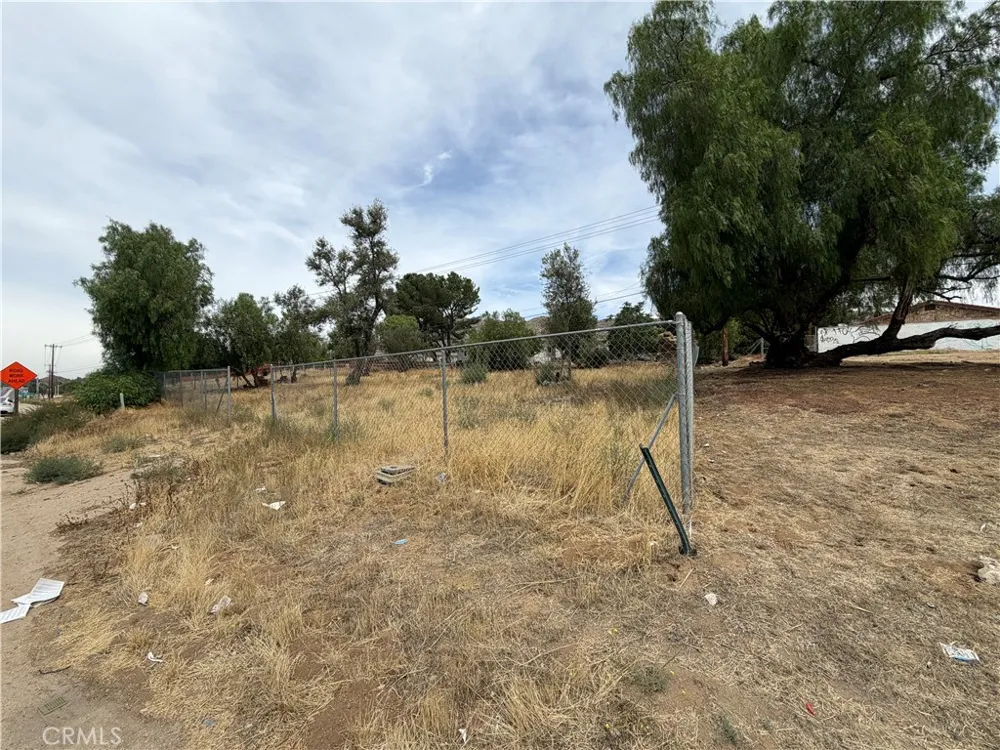 33646 Old State HWY Hemet, CA 92545