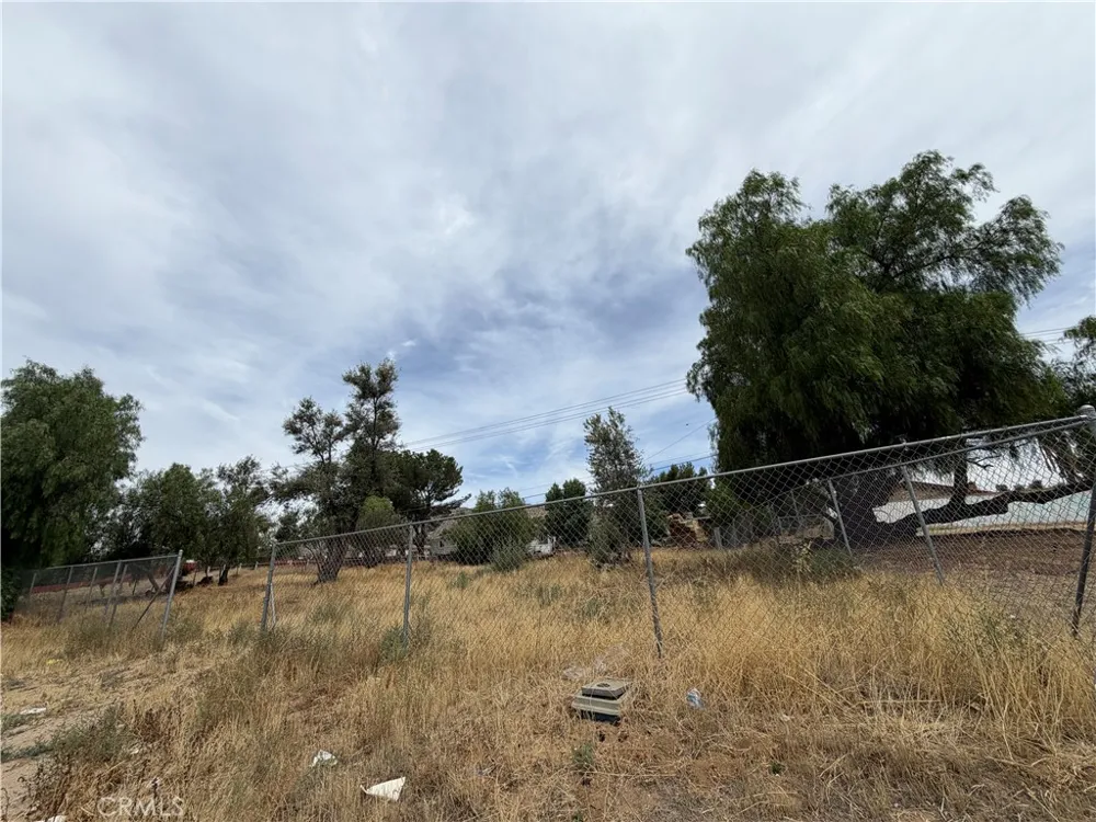 33646 Old State HWY Hemet, CA 92545