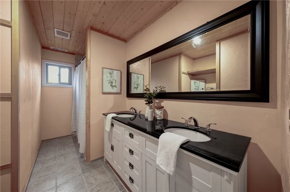 2637 Lakeshore Boulevard Lakeport, CA 95453