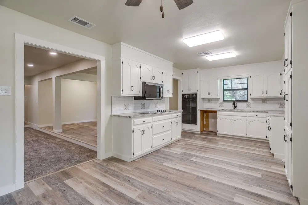 1009 Abbie Lane Glen Rose, TX 76043