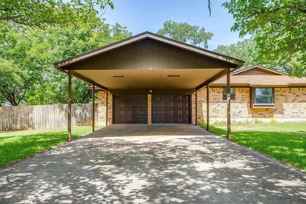 1009 Abbie Lane Glen Rose, TX 76043
