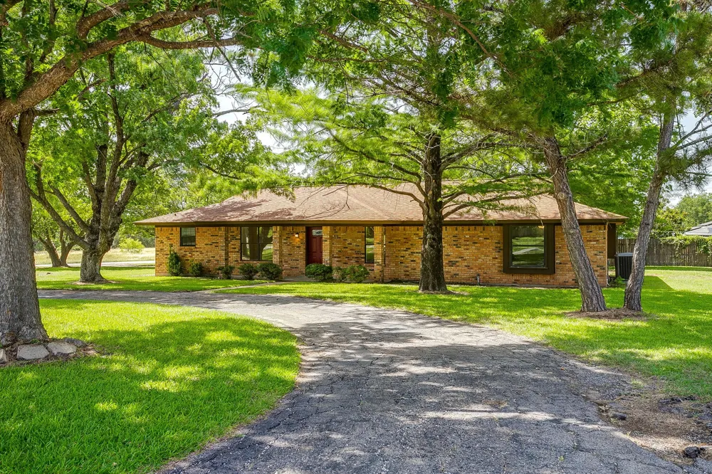 1009 Abbie Lane Glen Rose, TX 76043
